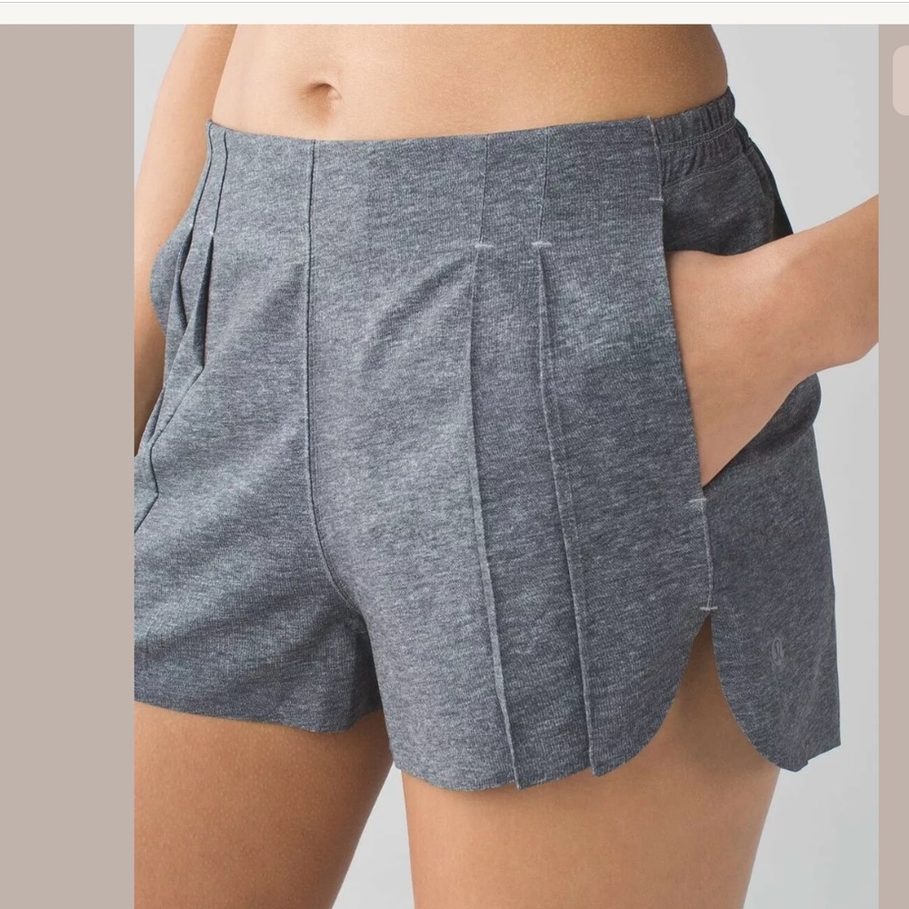 Lululemon endeavor heather grey textured shorts